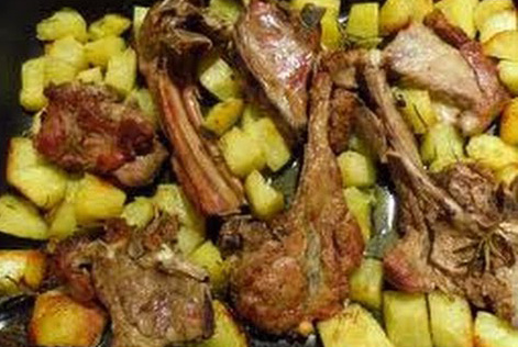 agnello-con-patate-al-forno-by-www-girovagandoinitalia-com