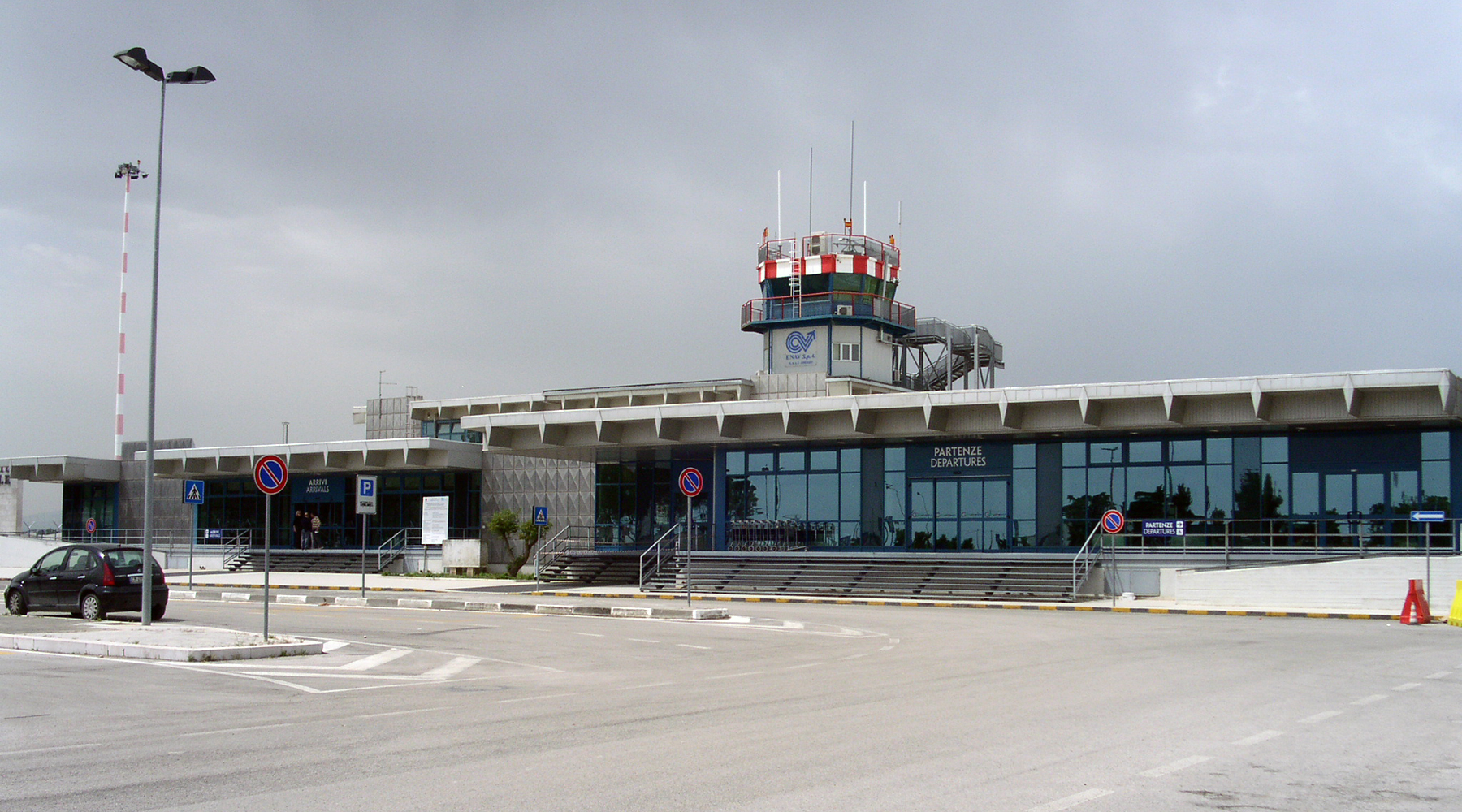 Aeroporto "Gino Lisa" di Foggia pronto in primavera - Oltre Free Press -  Quotidiano di Notizie Gratuite